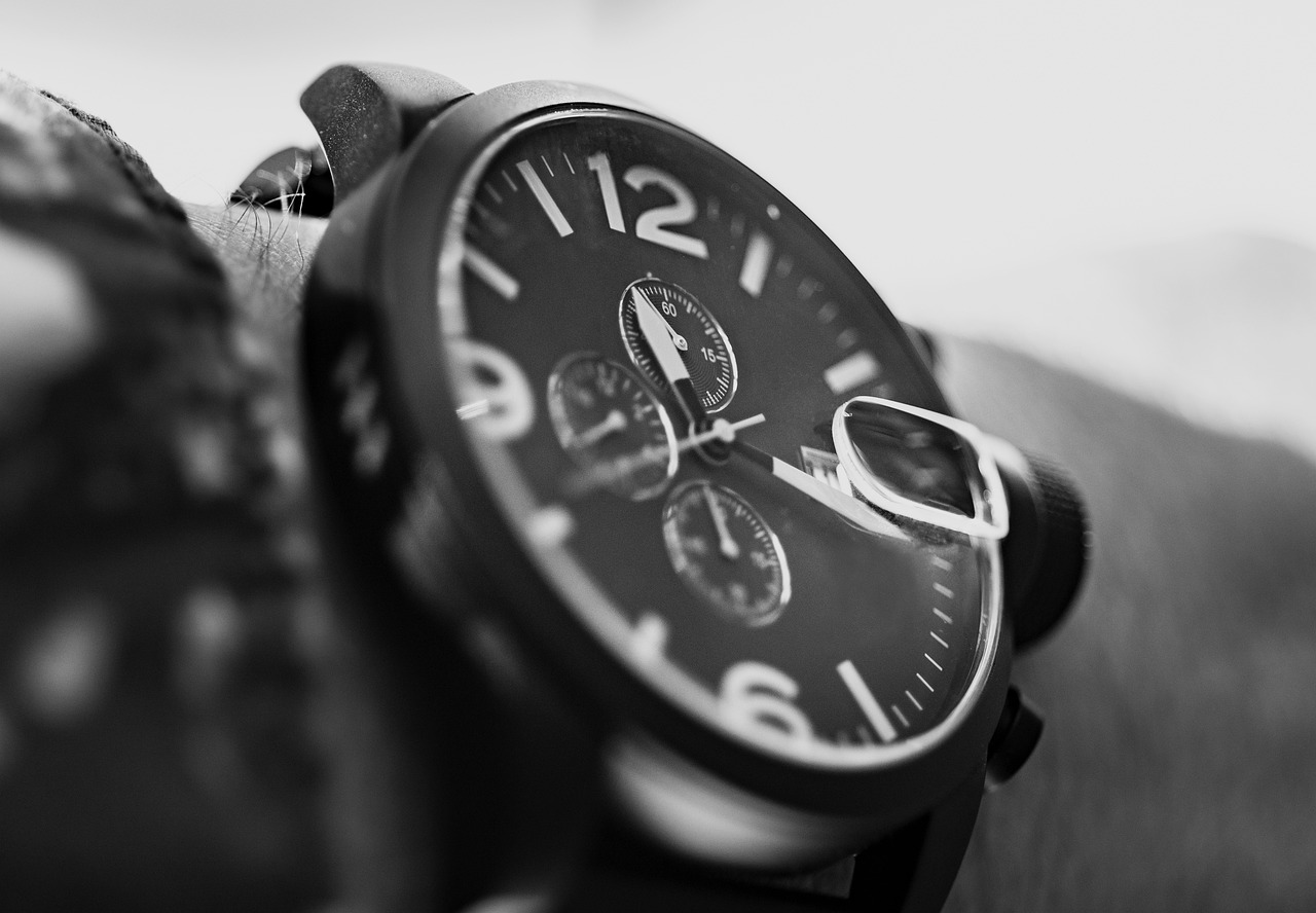 13 sposobów na wykorzystanie zegarków do dodania stylu do codziennego stroju